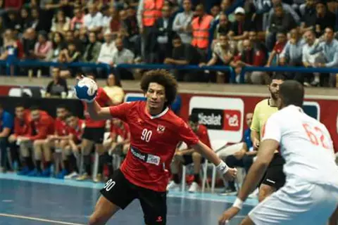 علي زين يحتفل بالتتويج بالسوبر الأفريقي لليد ويؤكد: هدفنا تحقيق سداسية تاريخية